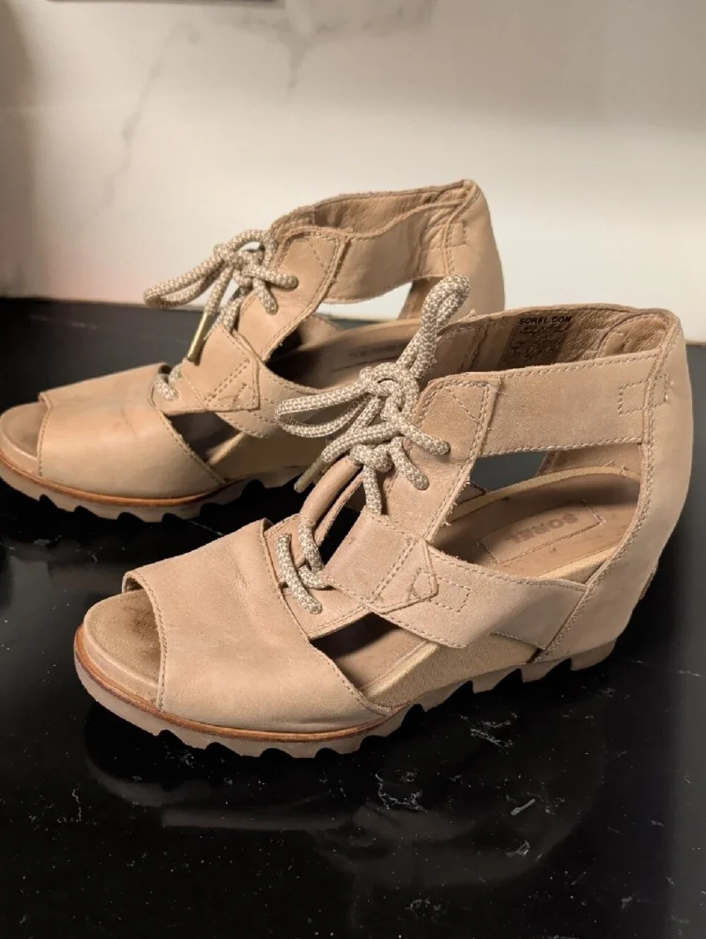Sorel Joanie Lace-Up Wedge Sandals Size 8 Used Great